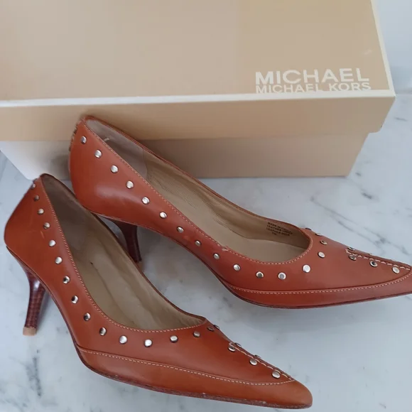 Michael Kors "Astor Pump" leather shoes - Picture 7 of 16